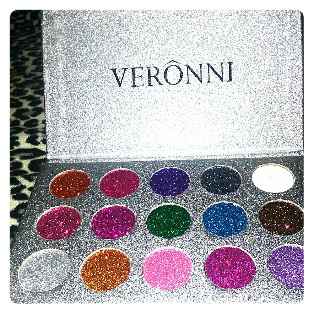 💋🎉 VERONNNI GLITTER MAKE-UP 🎉💋